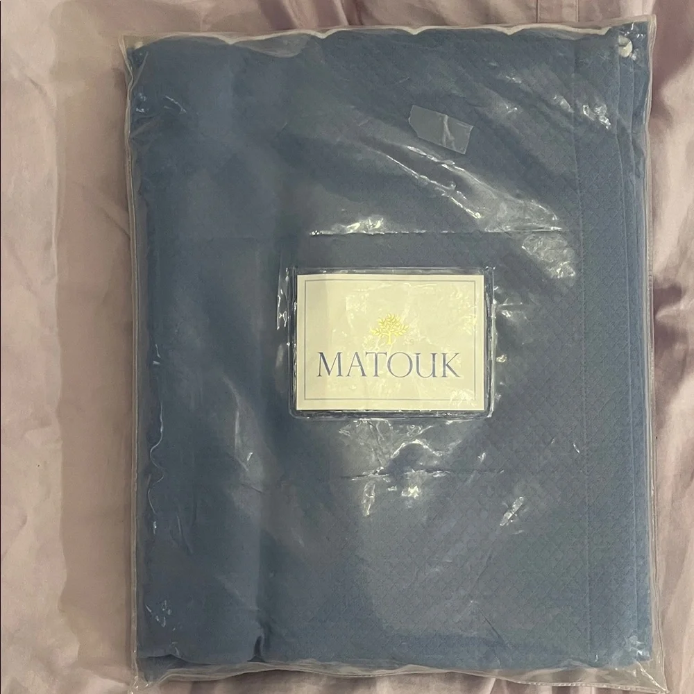 Matouk BRAND NEW Elegant Blue Duvet Cover